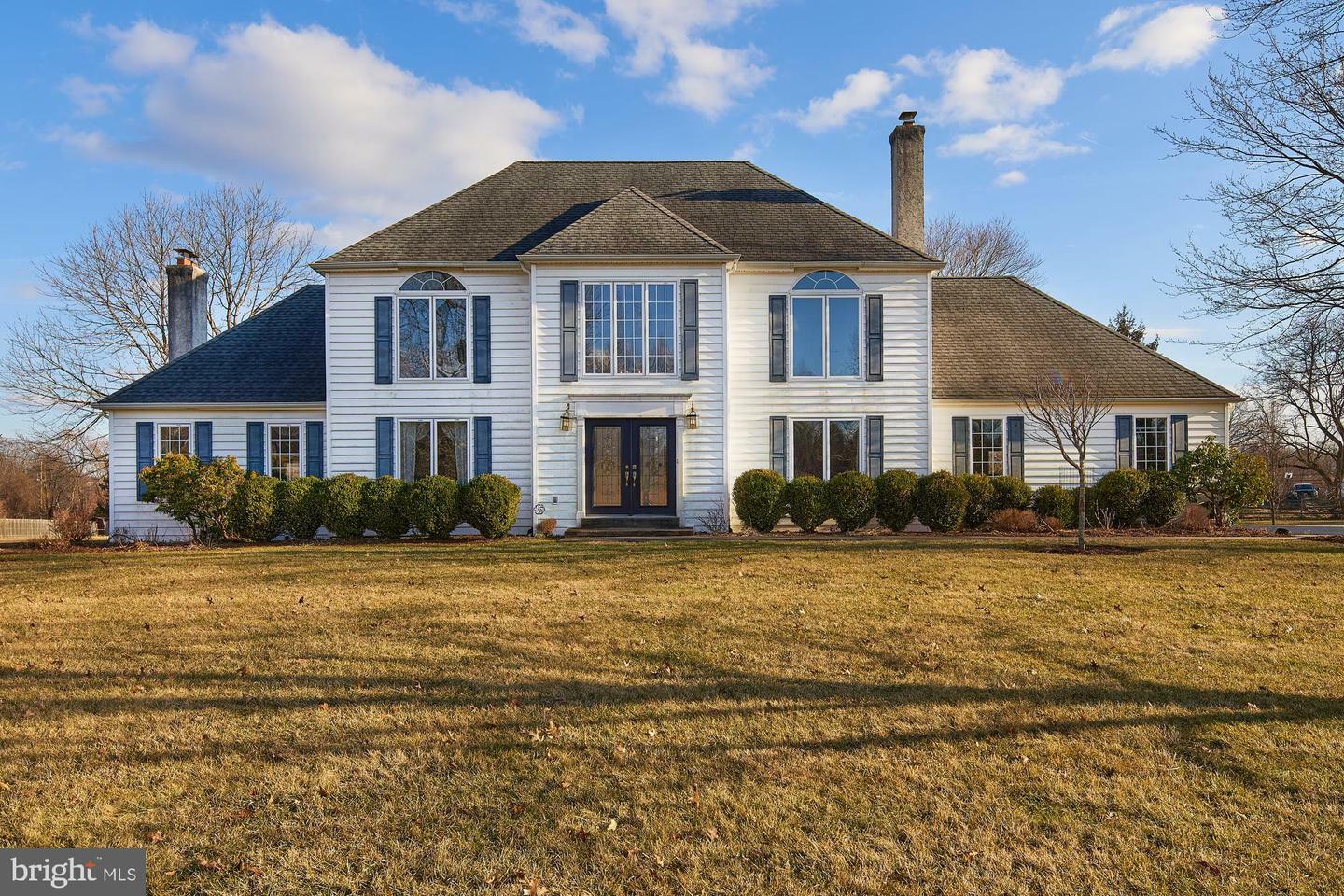 Property Photo: 4 Clark Court NJ 08560