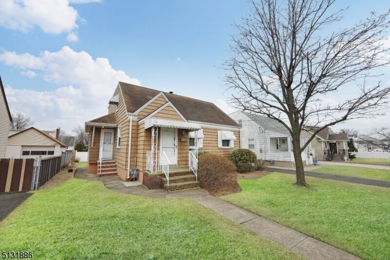 Property Photo:  86 Tuella Ave  NJ 07407 