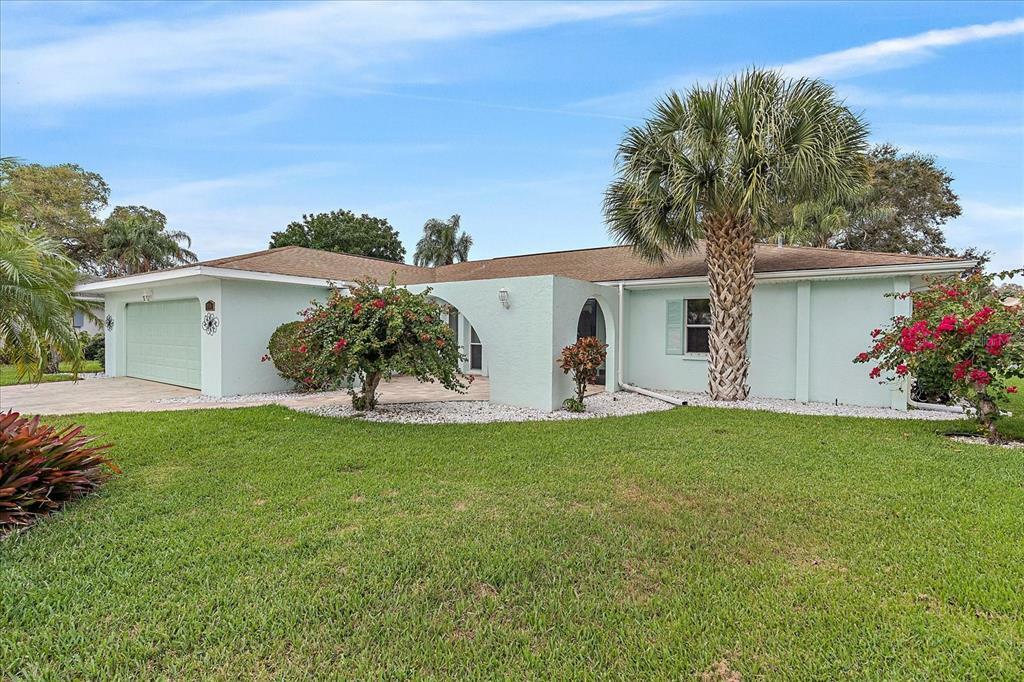Property Photo:  1714 Coral Sands Court  FL 34293 