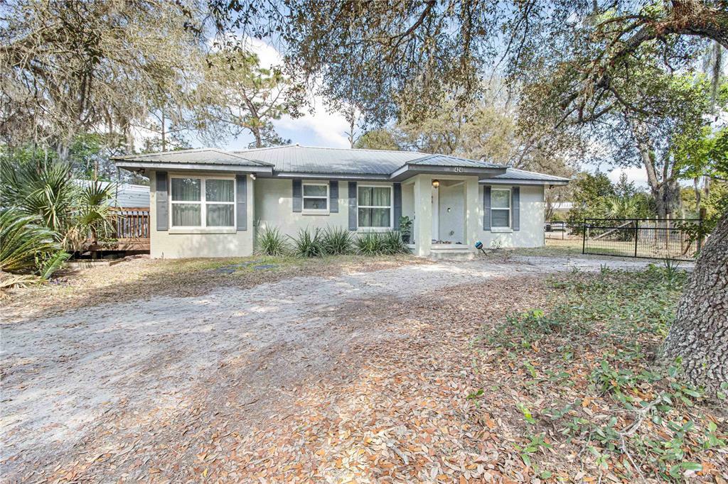 Property Photo:  424 NE 129th Terrace  FL 34488 