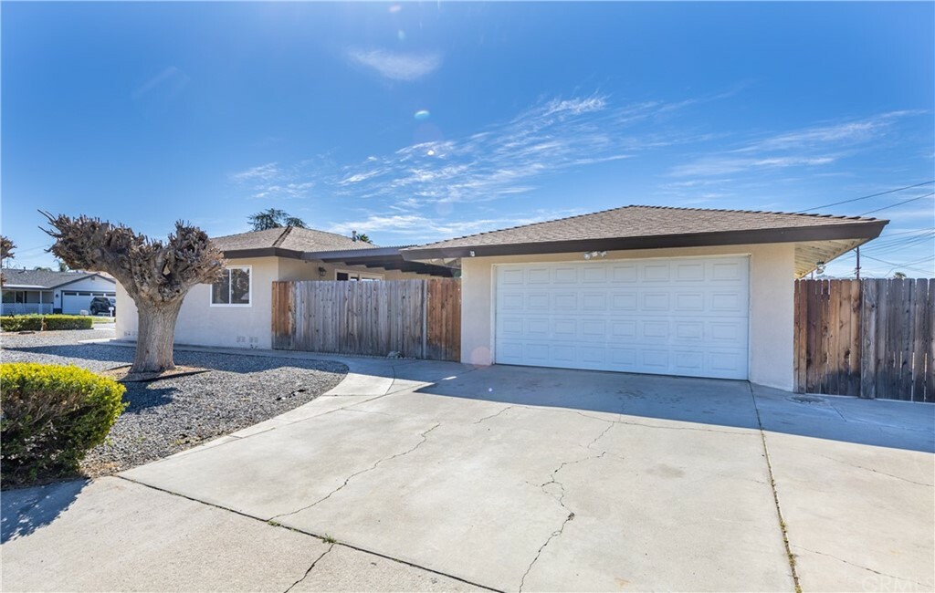 Property Photo:  26311 Cynthia Street  CA 92544 