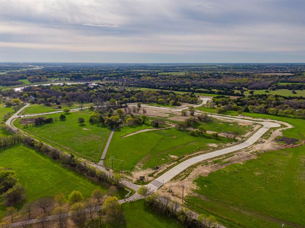 Property Photo:  3611 Jack's Loop  TX 76065 