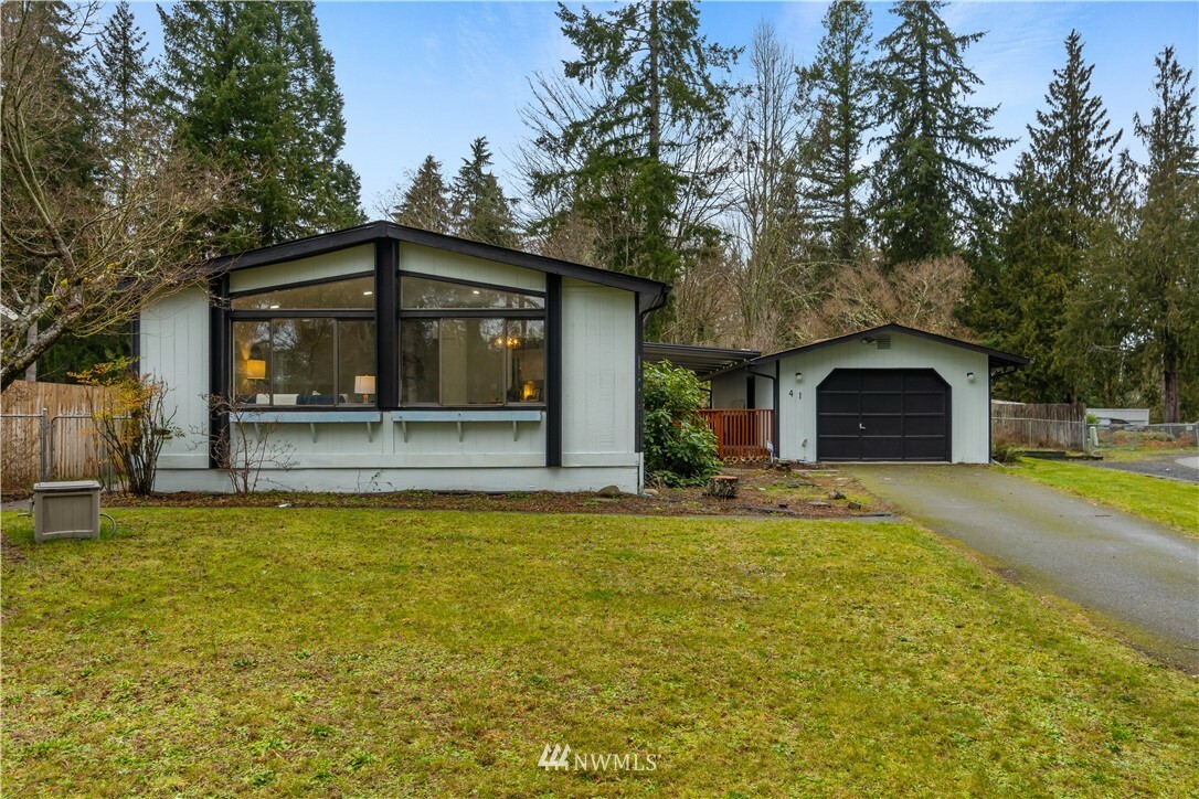 Property Photo: 41 SE Iris Place WA 98584