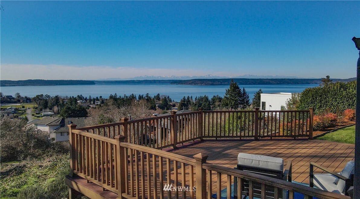 Property Photo:  5010 Varco Road NE  WA 98422 