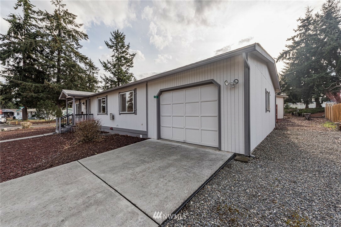 Property Photo: 152 Parkwood Boulevard 68 WA 98382