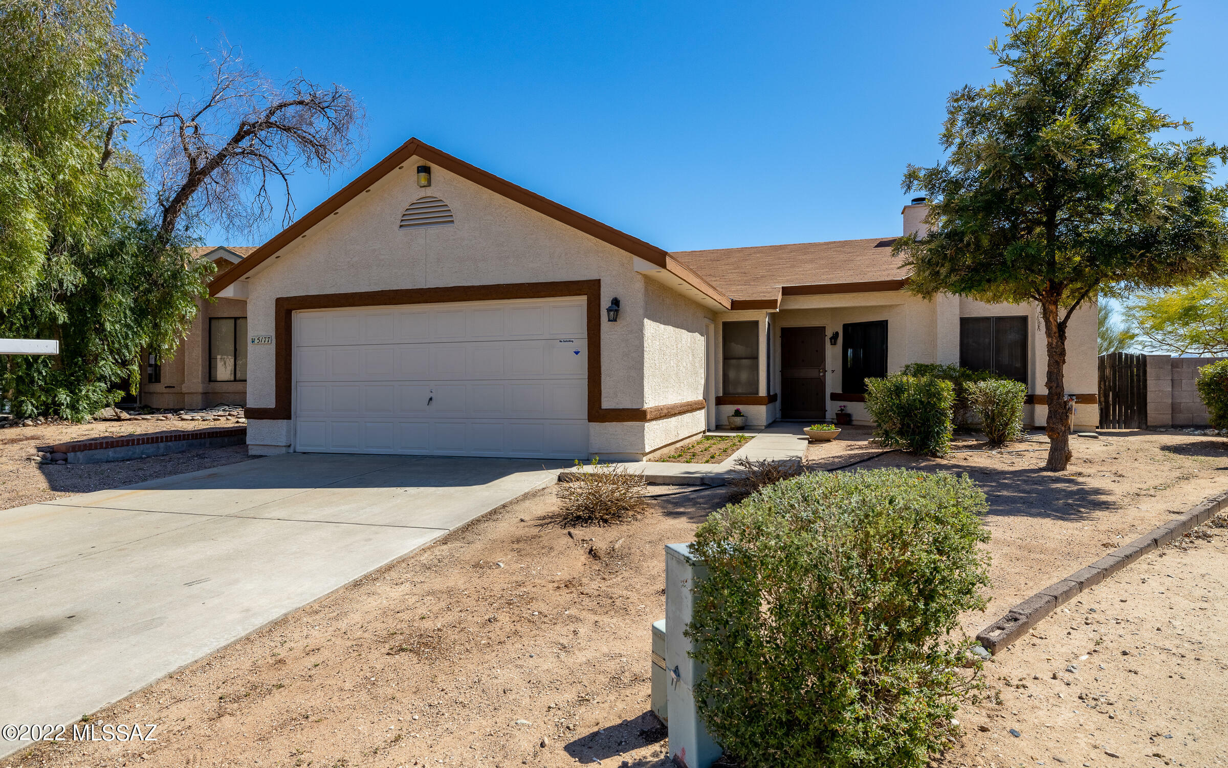 Property Photo:  5177 W Peridot Street  AZ 85742 