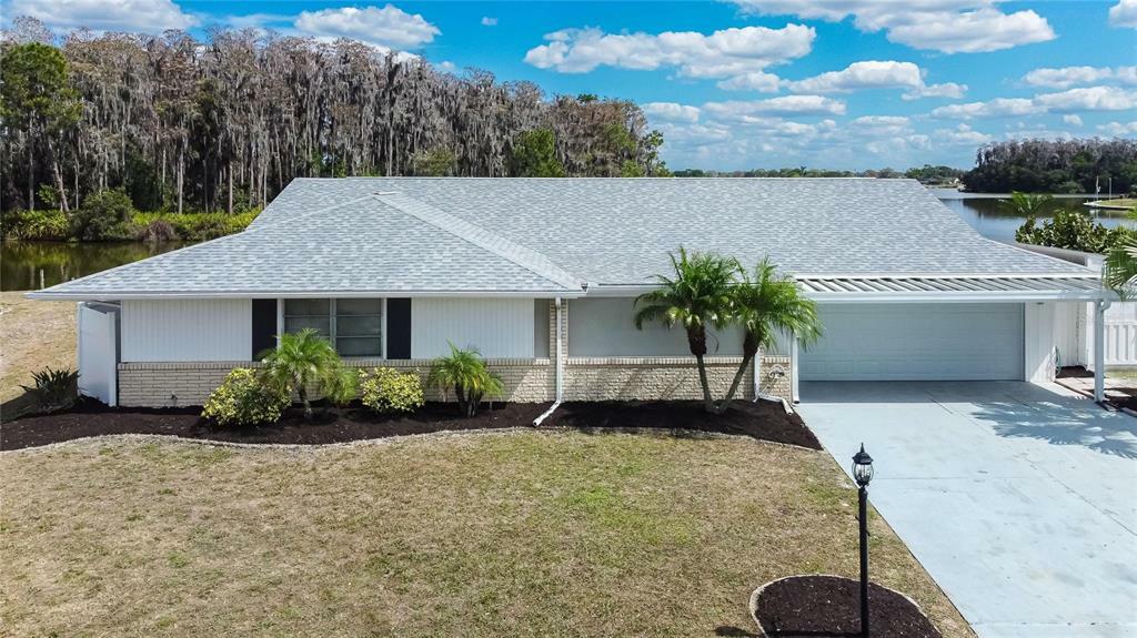 Property Photo:  1415 Seton Hall Drive  FL 33573 