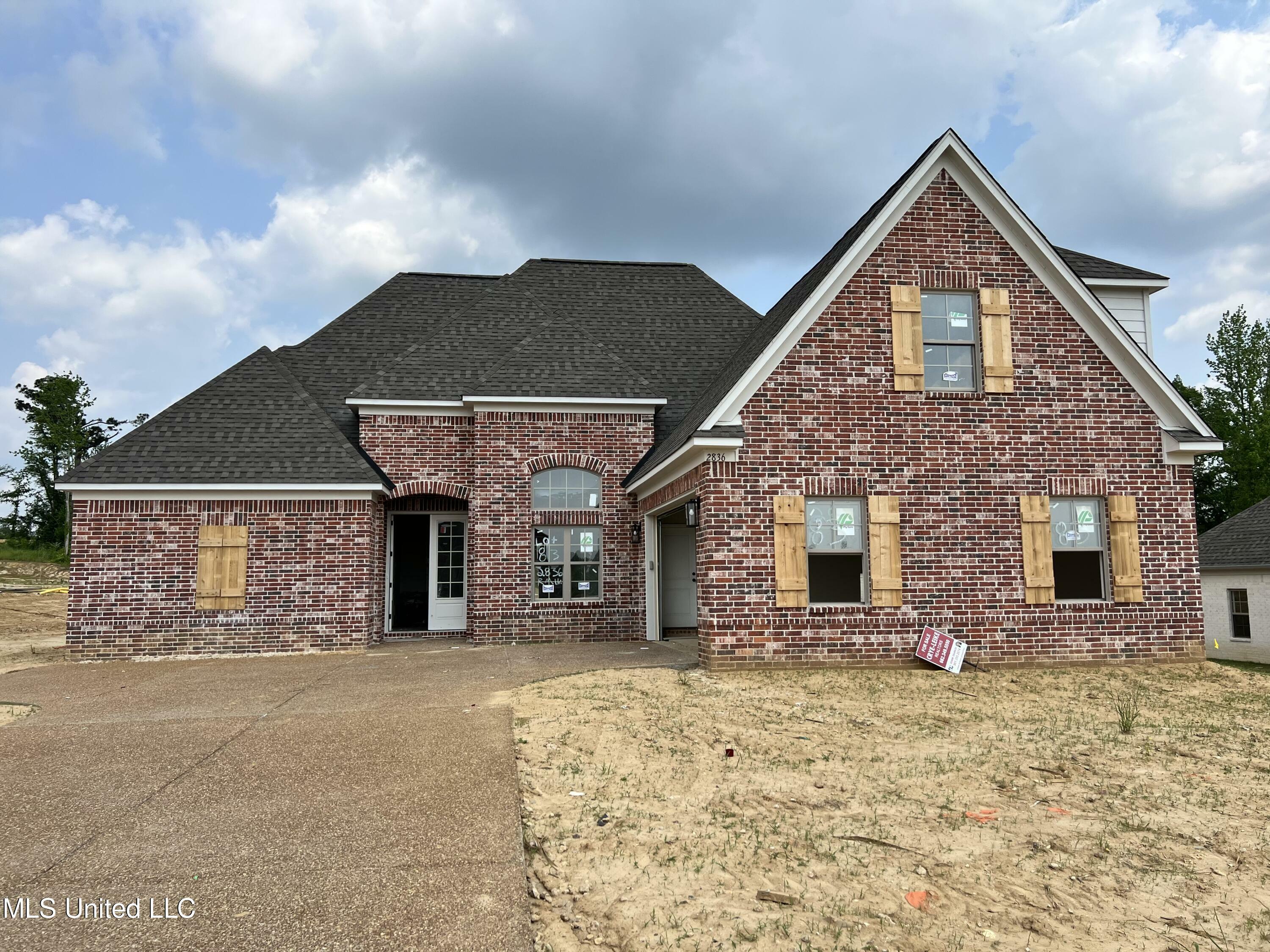 2836 Ross Meadows Lane  Olive Branch MS 38654 photo