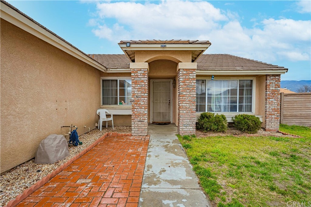 Property Photo:  1951 Hershey Court  CA 92582 