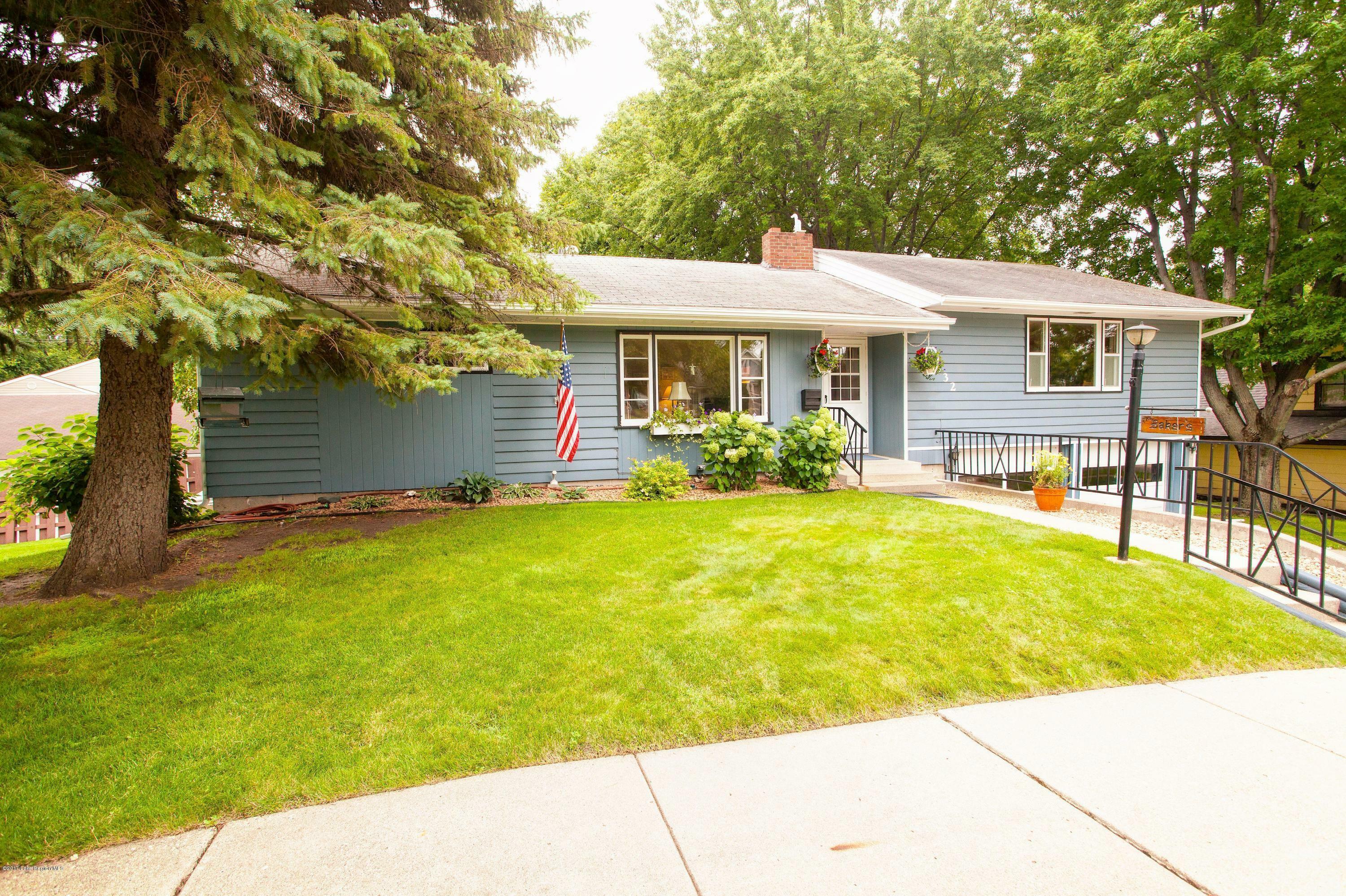 Property Photo: 832 E Hampden Avenue MN 56537