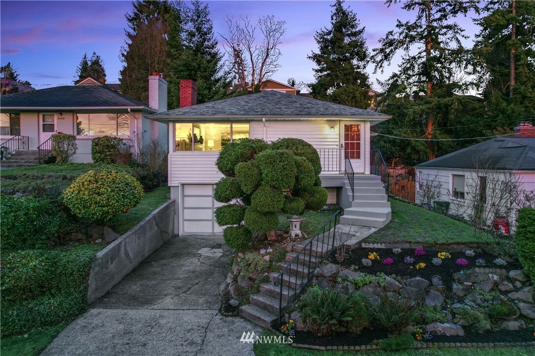 Property Photo: 3838 32nd Avenue W WA 98199