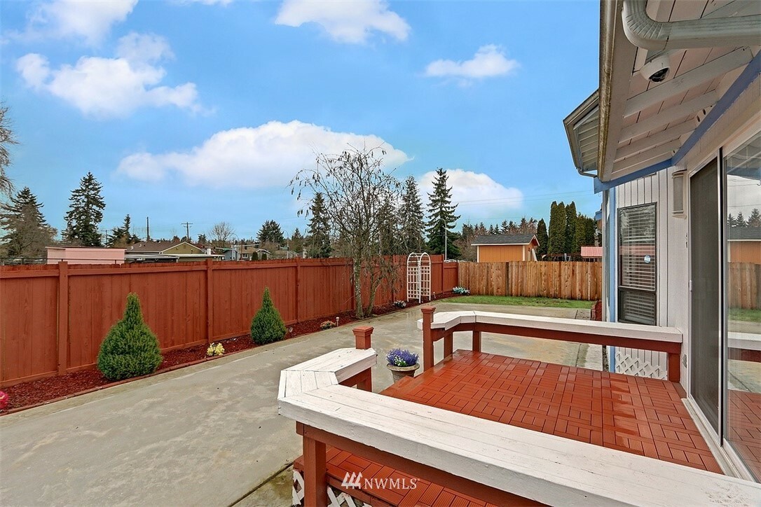 Property Photo:  2110 SW 349th  WA 98023 