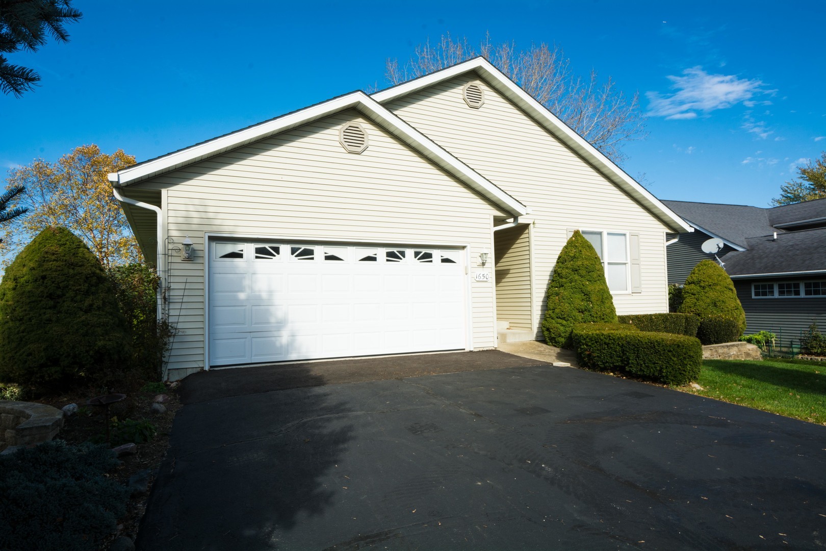 1650 Candlewick Drive SW  Poplar Grove IL 61065 photo