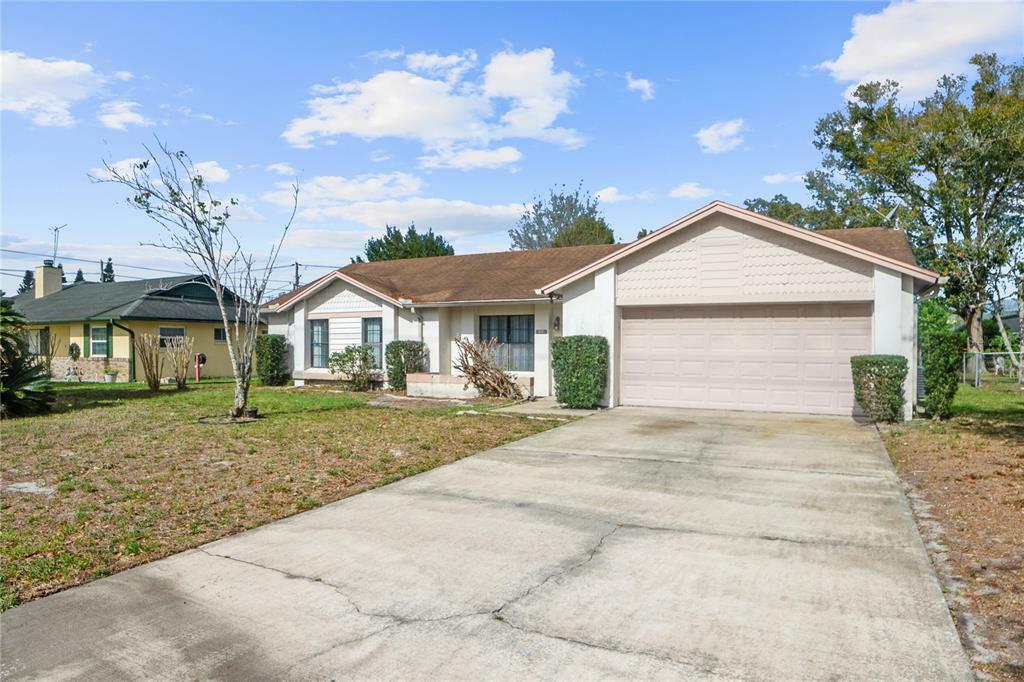 Property Photo:  920 Shenandoah Avenue  FL 32725 