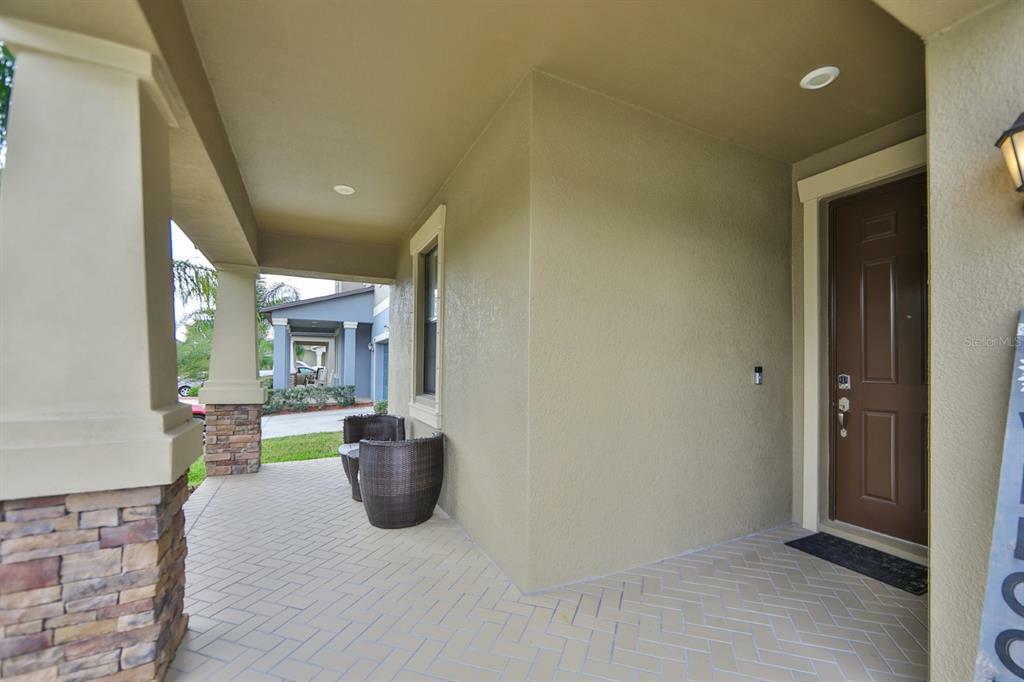 Property Photo:  11012 Little Blue Heron Drive  FL 33579 