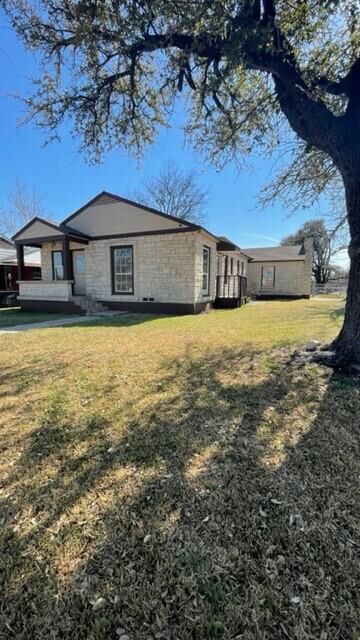 Property Photo: 2004 E Illinois Avenue TX 75216