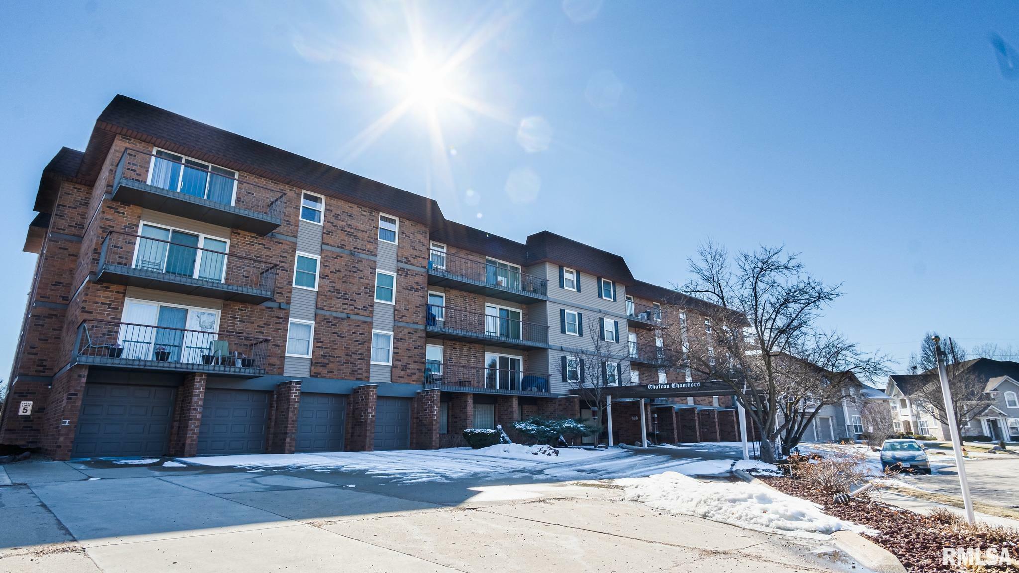 Property Photo:  906 W Loire A-3  IL 61614 