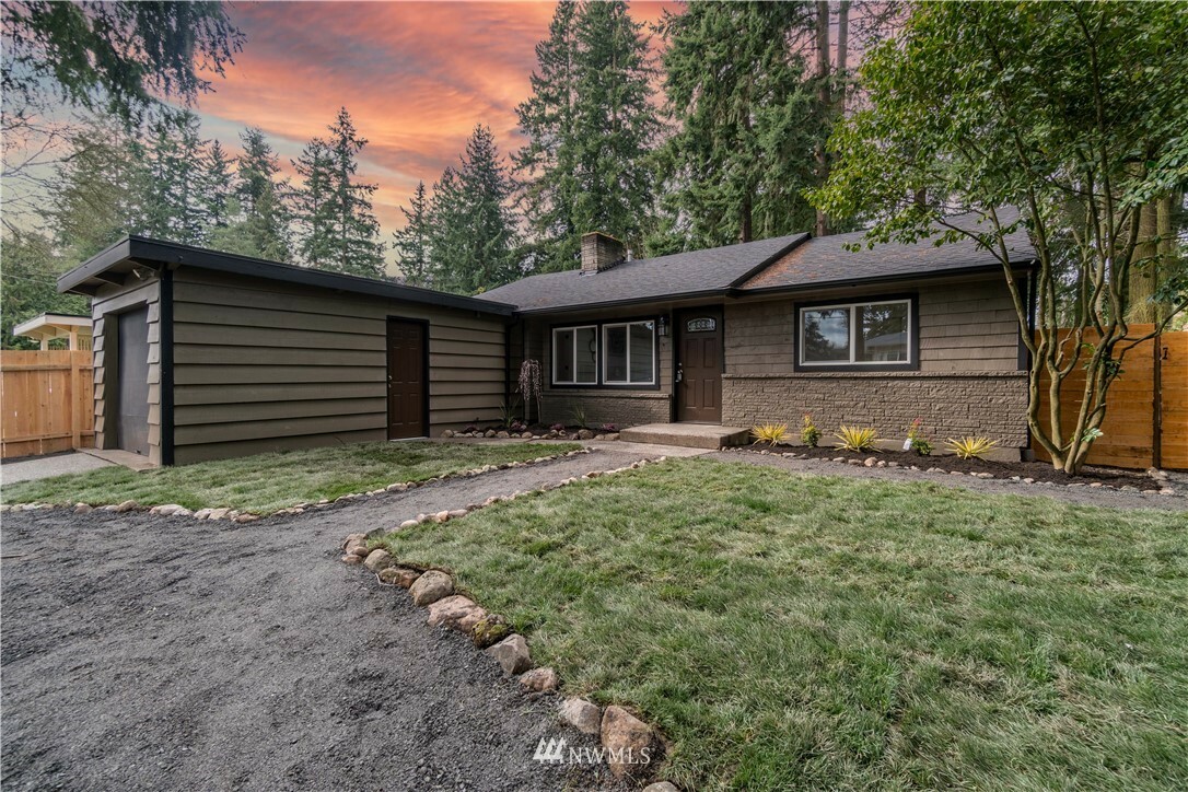 Property Photo:  17557 Wallingford Avenue N  WA 98133 