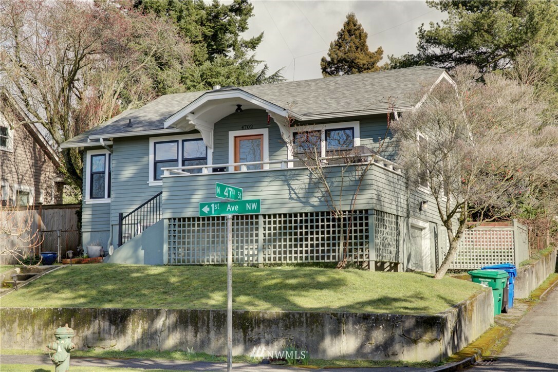 Property Photo:  4702 1st Avenue NW  WA 98107 