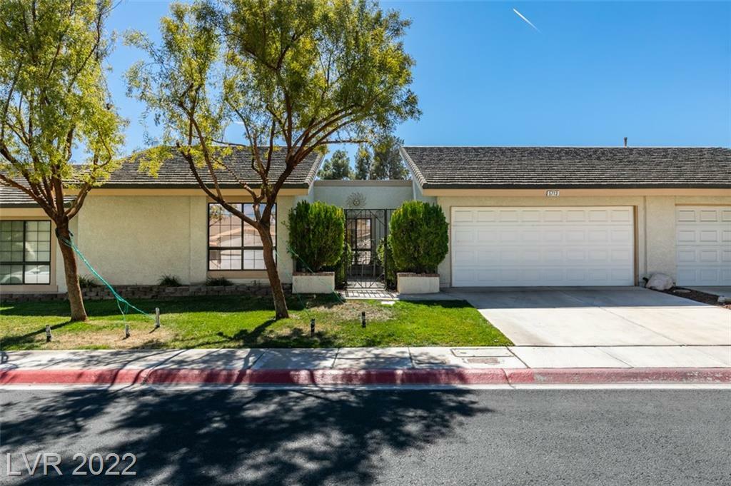 Property Photo:  5713 Whiteridge Avenue  NV 89107 