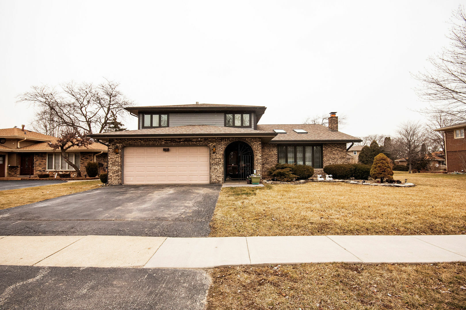 Property Photo:  8516 W Sun Valley Drive  IL 60465 