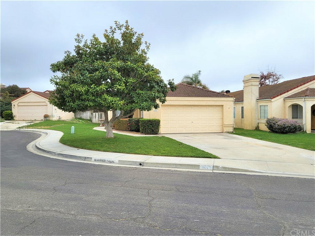 Property Photo:  840 Wayland Place  CA 93455 