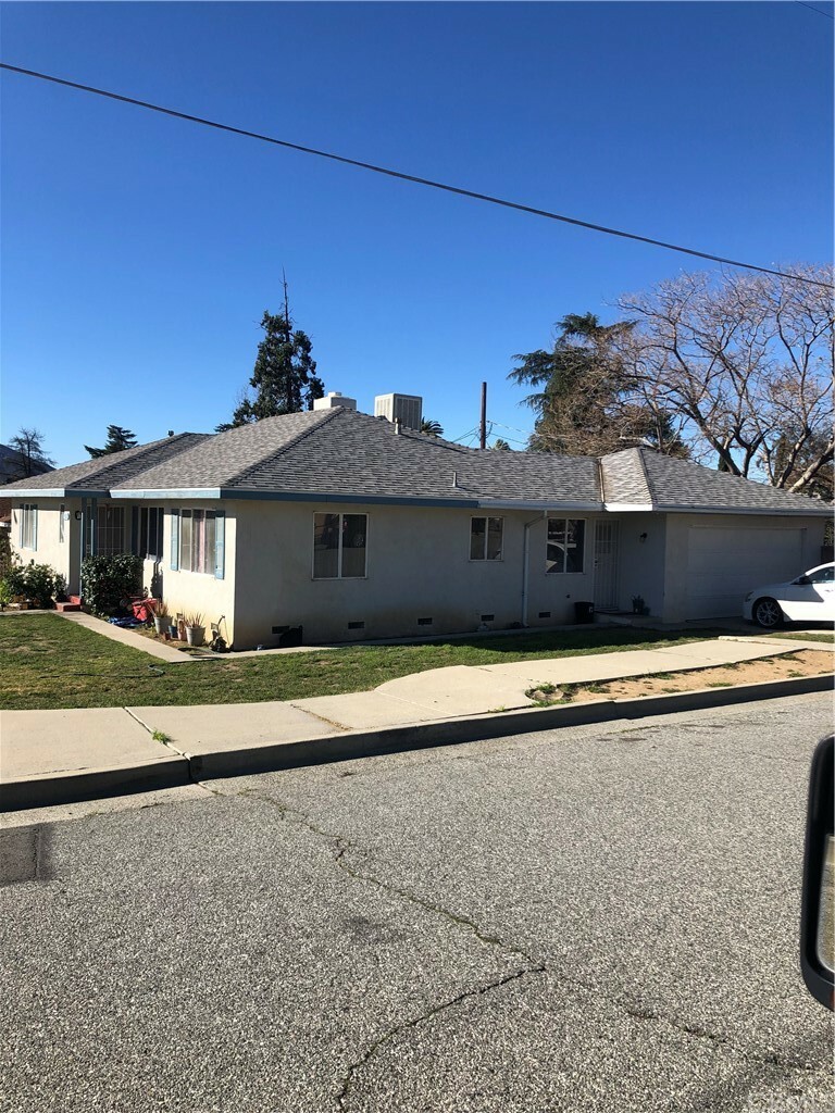 Property Photo:  983 N 7th Street  CA 92220 