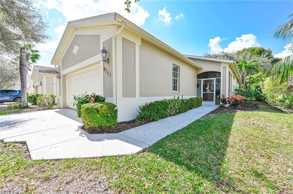 Property Photo: 8771 Ibis Cove Cir FL 34119