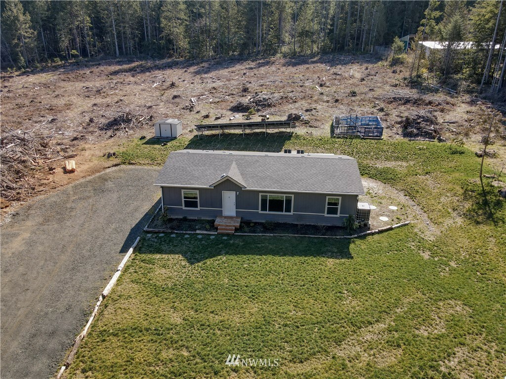 Property Photo:  130 N Cresthill Way  WA 98548 