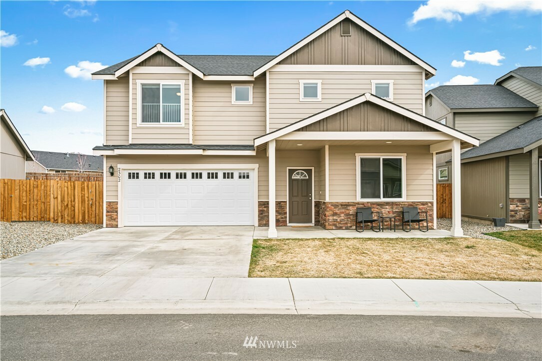 Property Photo:  2302 N Middlecrest Drive  WA 98926 