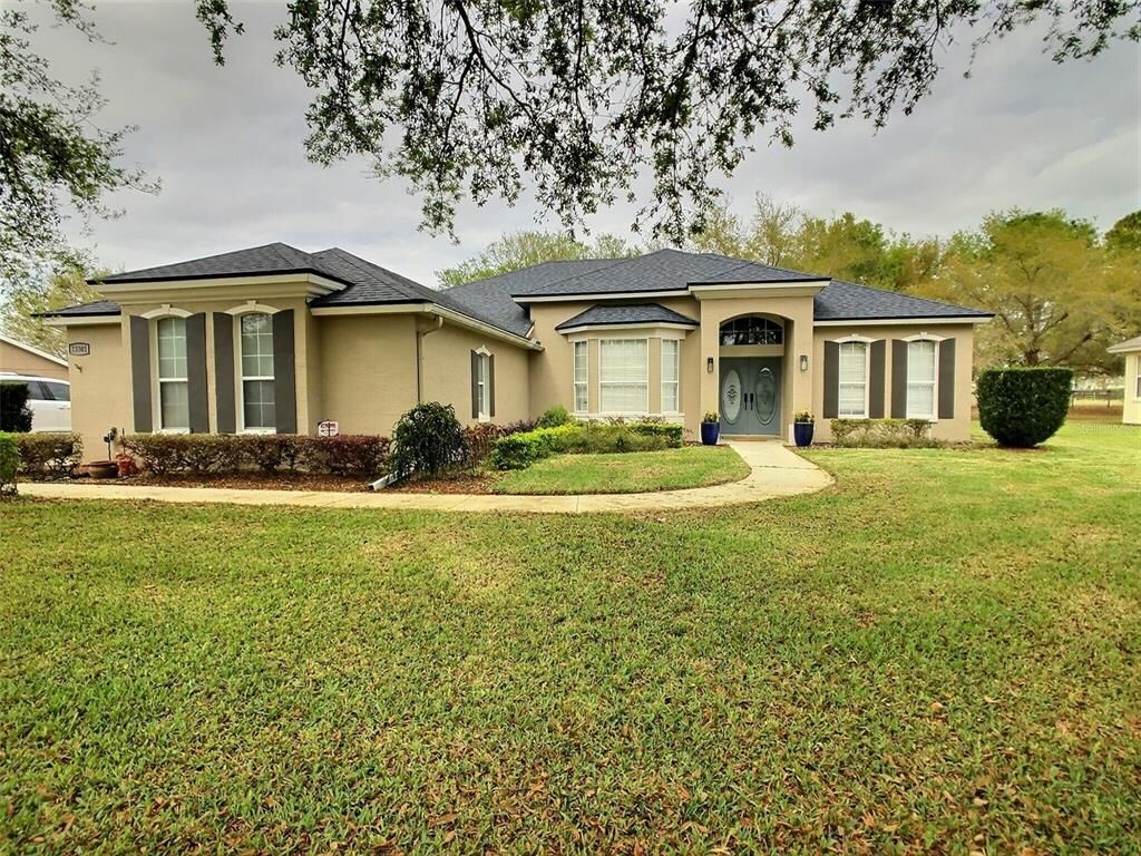 Property Photo: 13301 Biscayne Drive FL 32735