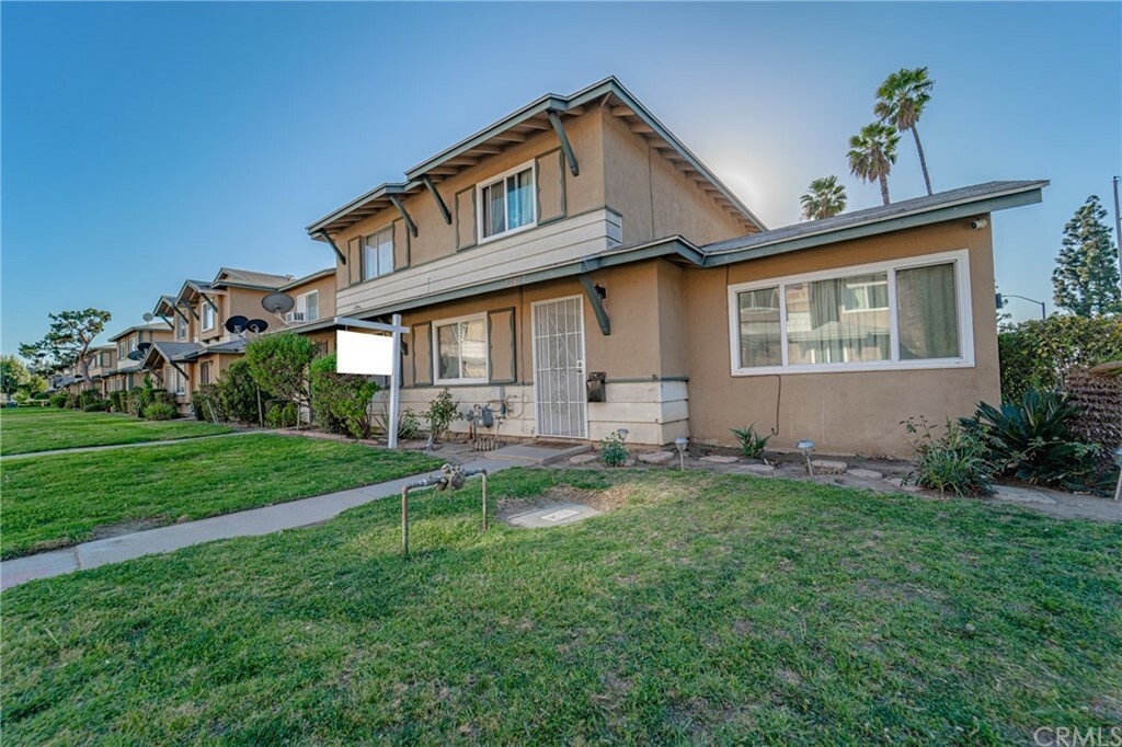 Property Photo: 12807 Arroyo Lane CA 90650