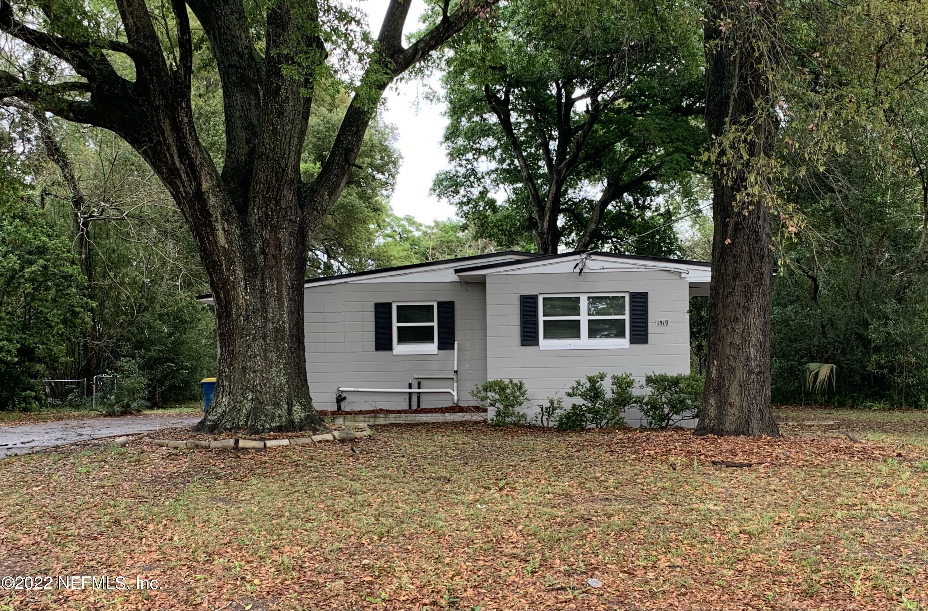 Property Photo:  1519 King Arthur Road  FL 32211 