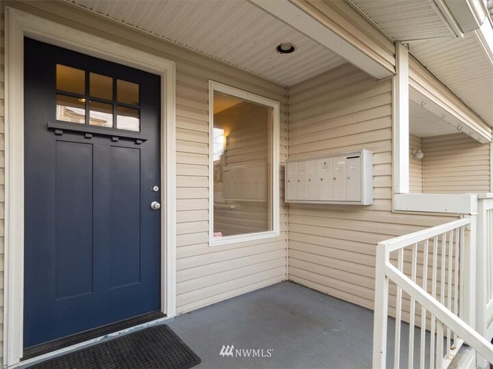 Property Photo: 2617 NW 59th Street 102 WA 98107