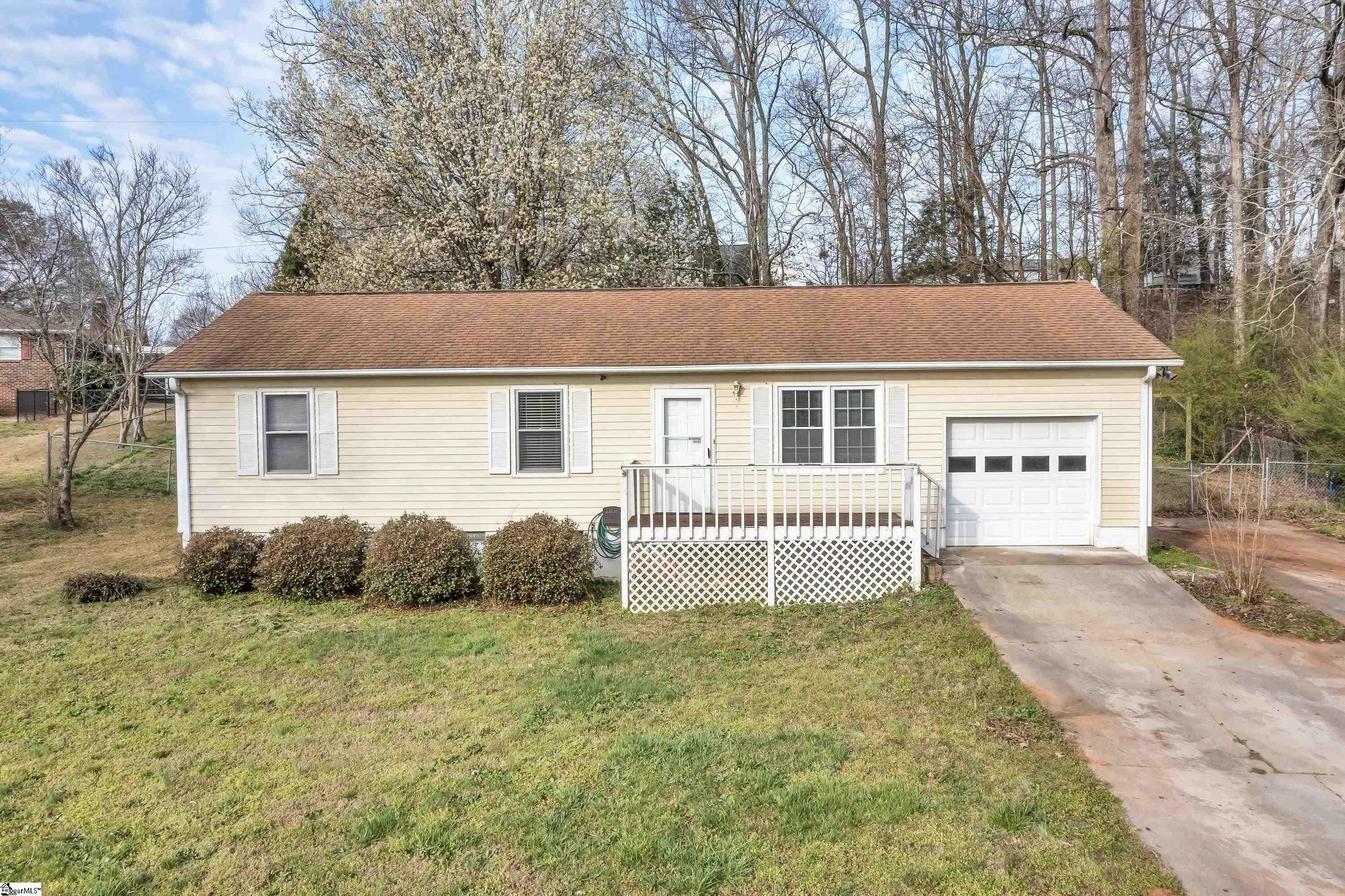 Property Photo:  1005 Lakewood Drive  SC 29625 