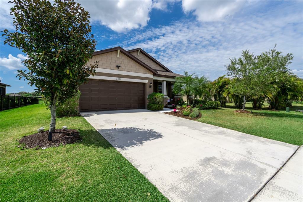 Property Photo: 5821 111th Avenue E FL 34219