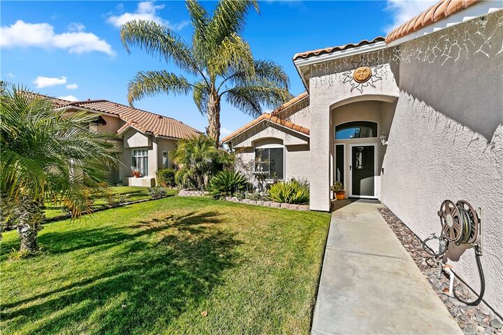 Property Photo:  42862 Avenida Tigre  CA 92544