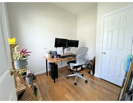 Property Photo:  3 Cedar Square 2  MA 02140 