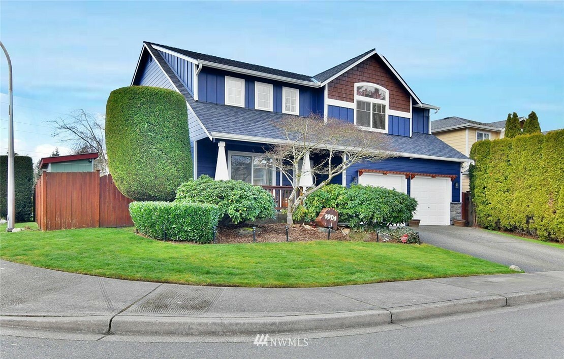 Property Photo:  1901 Redmond Avenue NE  WA 98056 