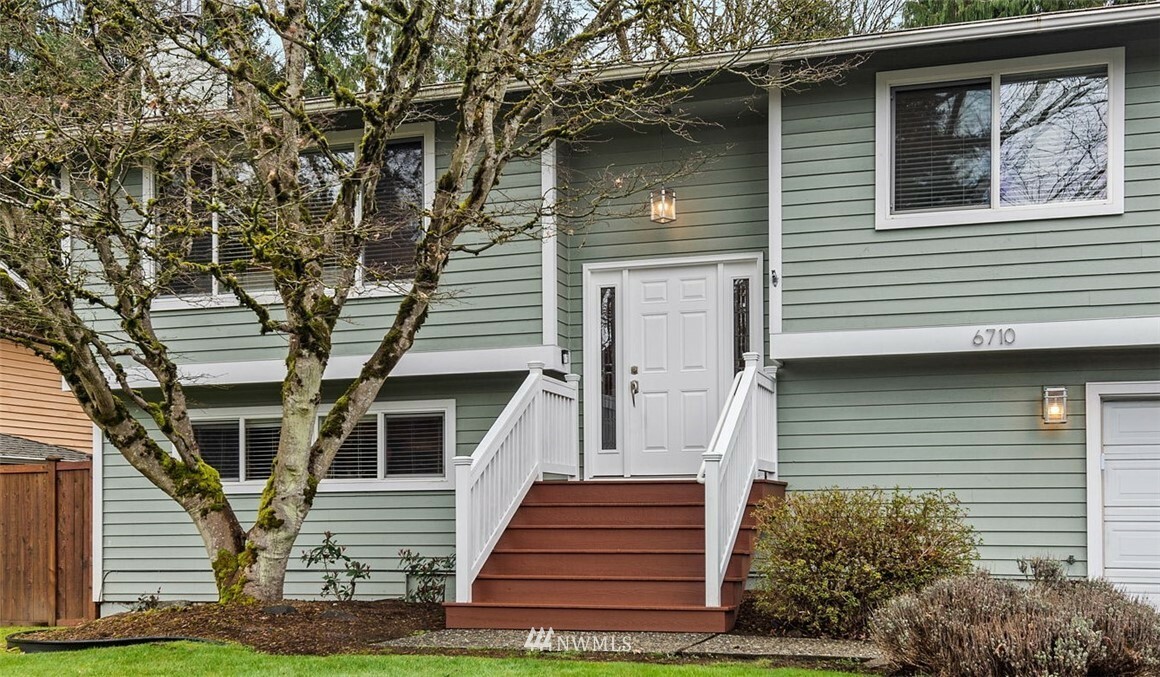 Property Photo:  6710 146th Avenue NE  WA 98052 