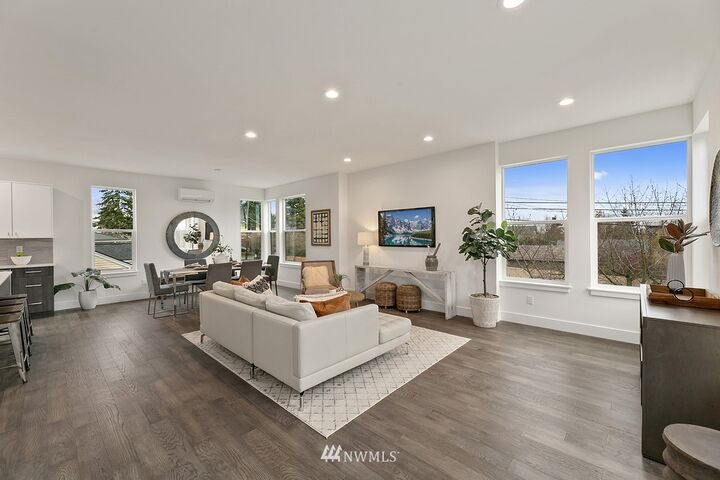 Property Photo:  310 NE 85th Street A  WA 98115 