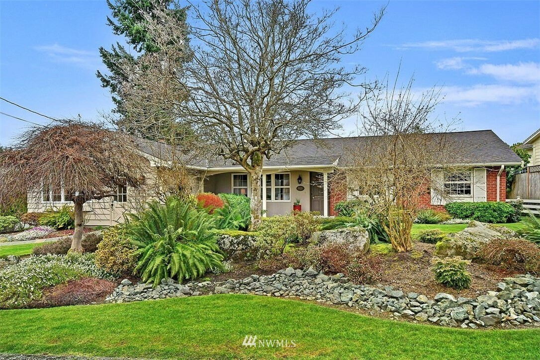 Property Photo:  9025 Baring Way  WA 98208 