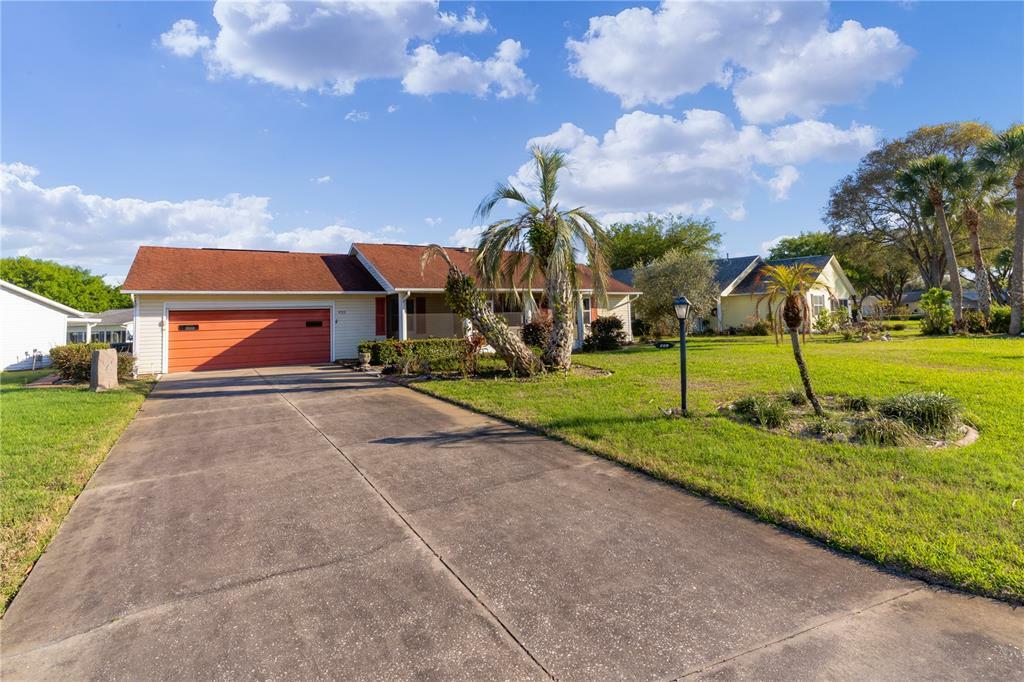 Property Photo:  921 Dundee Circle  FL 34788 