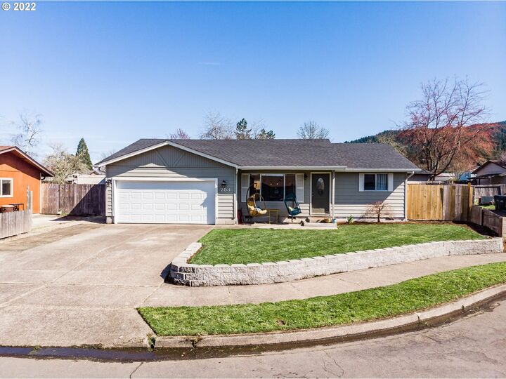 253 71st St  Springfield OR 97478 photo