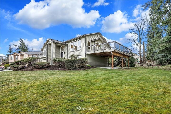 Property Photo:  7106 55th Place NE  WA 98270 