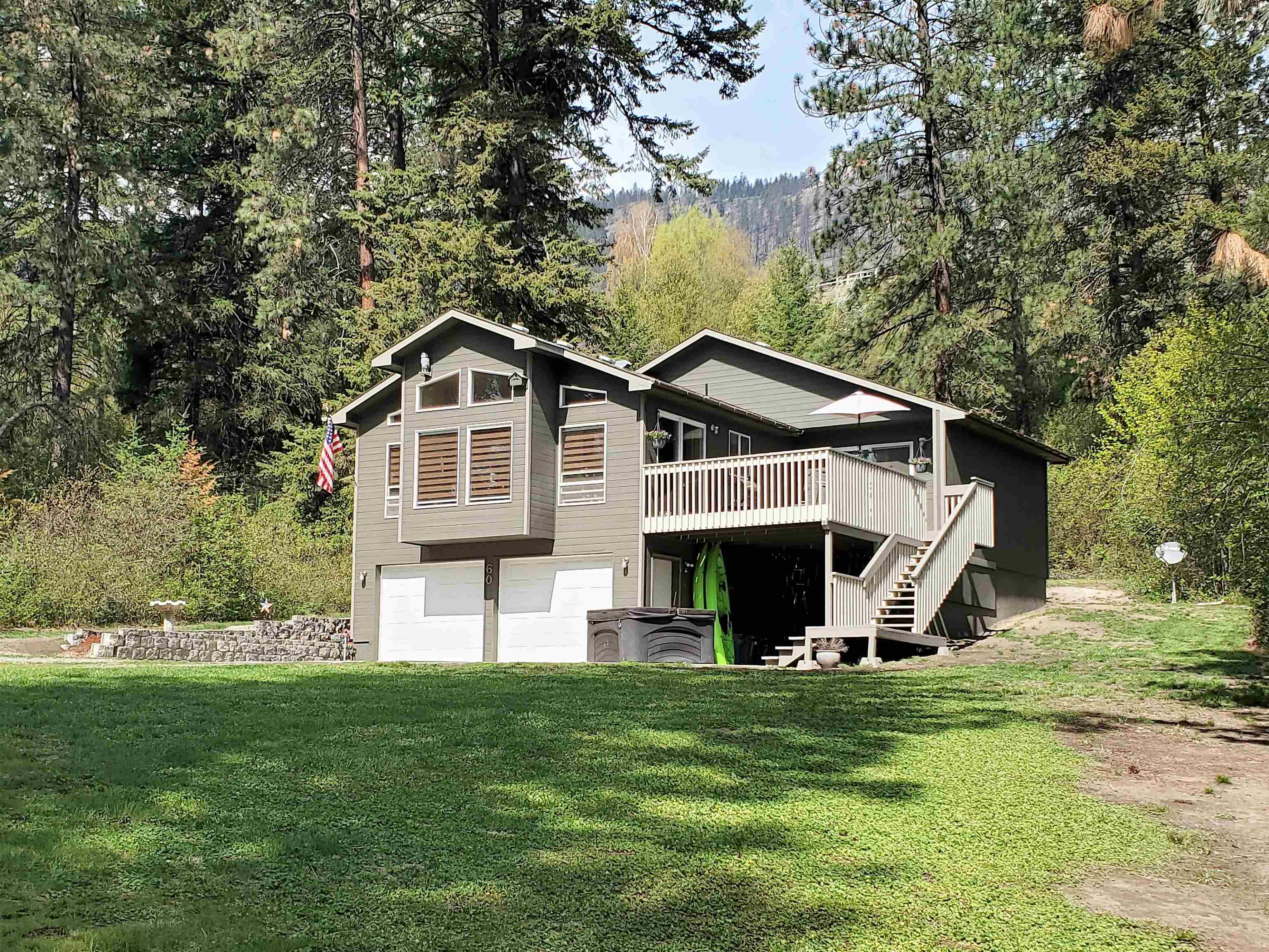 Property Photo:  60 Columbia Dr  WA 99141 