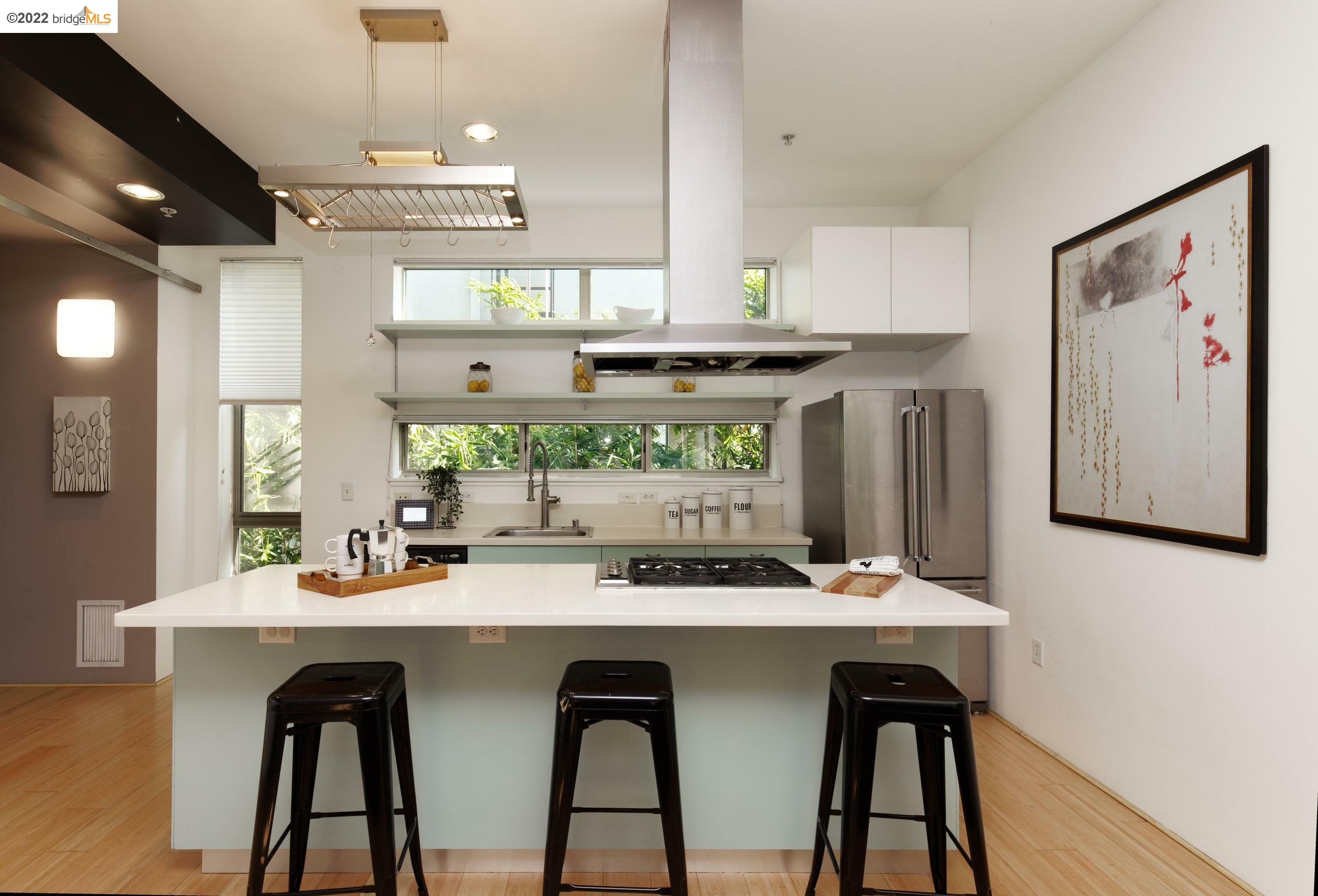 Property Photo: 1231 Pine Street CA 94607