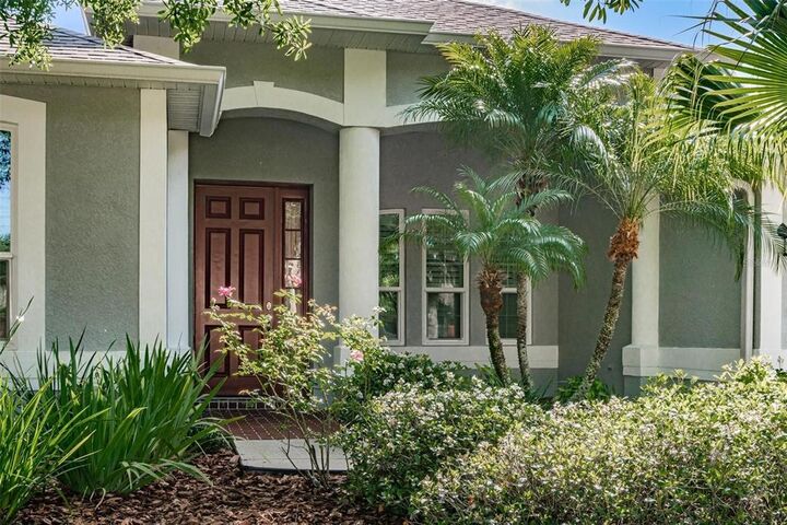Property Photo: 314 Savannah Oaks Place FL 33584