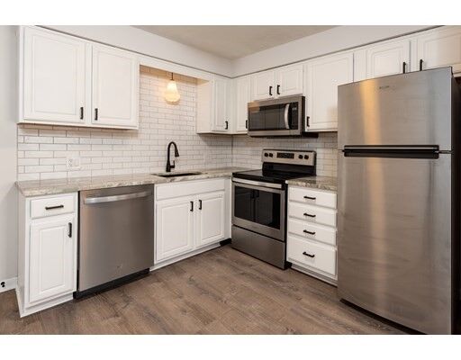 Property Photo: 242 Mount Vernon St 10 MA 01841