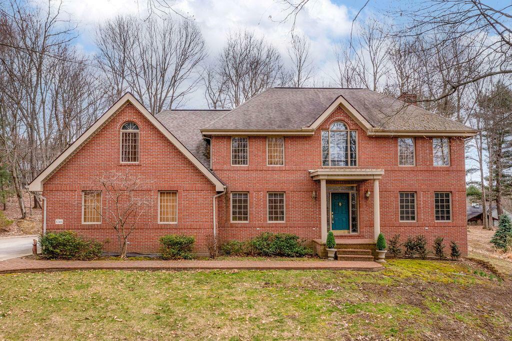 Property Photo: 1246 Stratford Woods Drive OH 43055